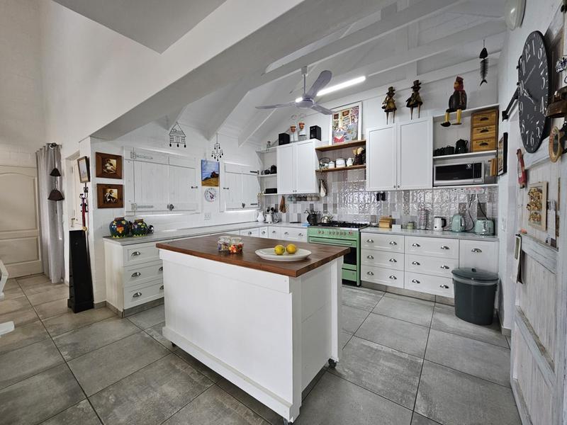 3 Bedroom Property for Sale in Golden Mile Western Cape